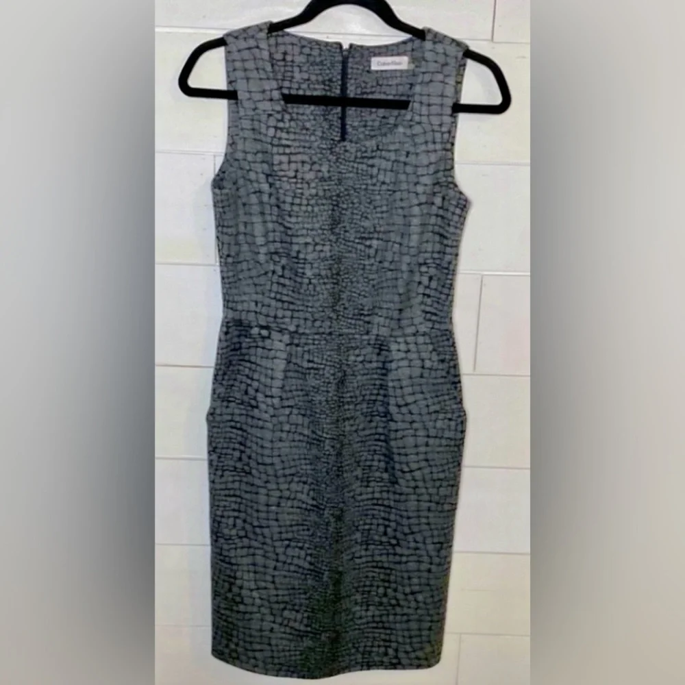 Calvin Klein Gray Sleeveless Sheath Midi Dress Square Neck. Size 4. Zipper back.